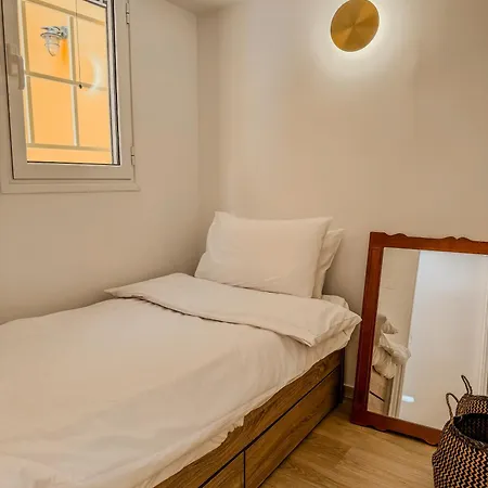 Ανακαινισμένο Σπίτι Με Ιδιωτική Αυλή Apartment Piraeus Exterior photo