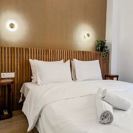 Ανακαινισμένο Σπίτι Με Ιδιωτική Αυλή Apartment Piraeus Exterior photo