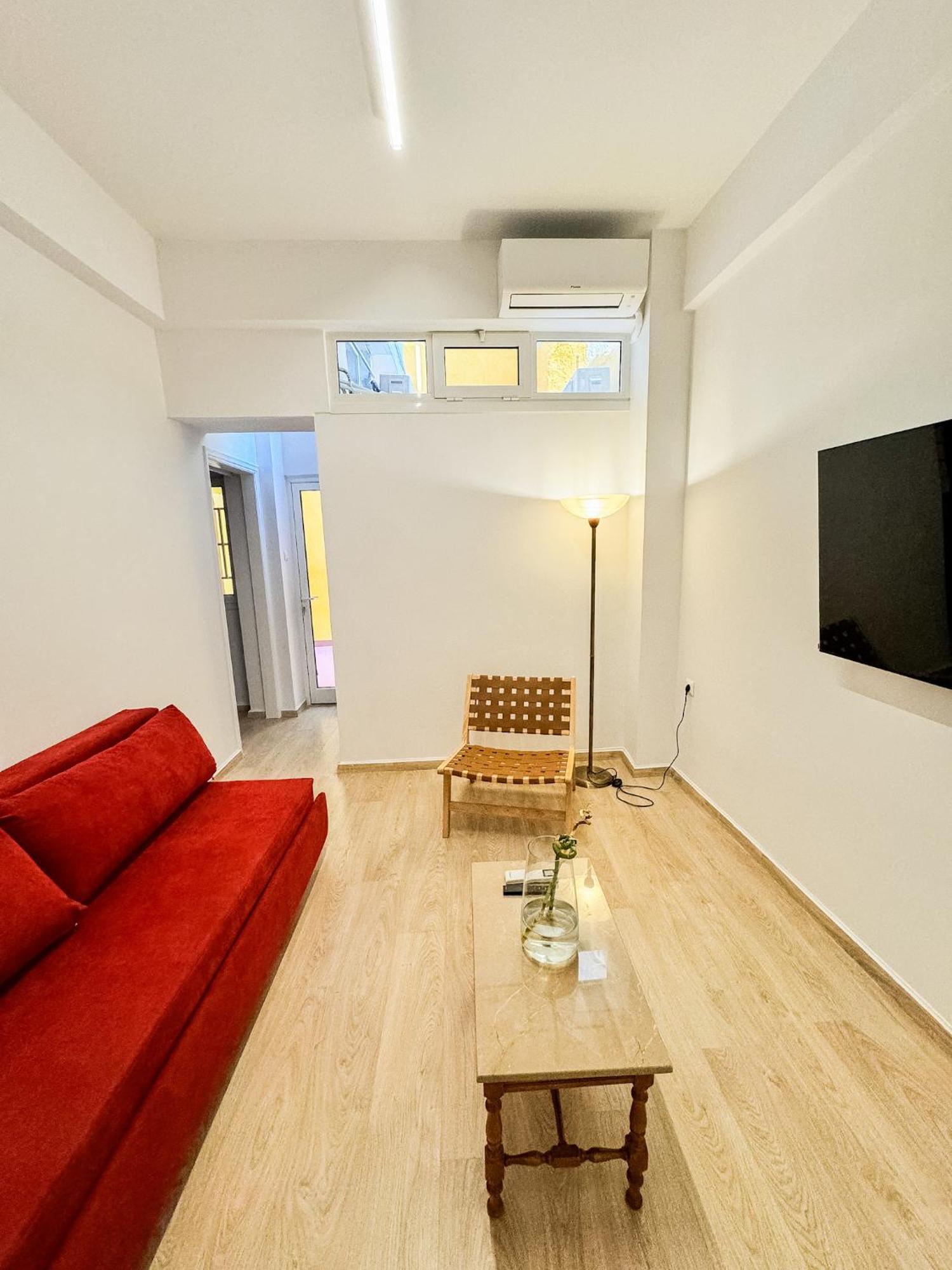 Apartment ανακαινισμένο σπίτι με ιδιωτική αυλή Piraeus